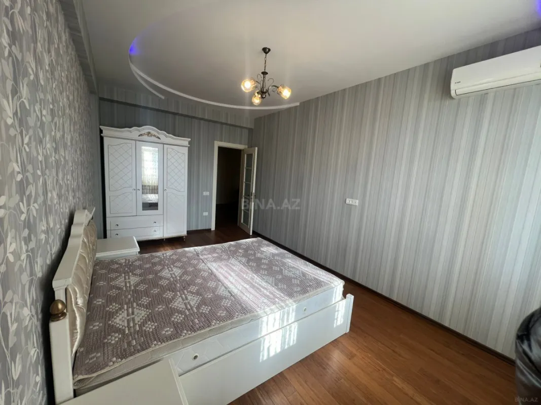 Satılır 5 otaqlı mənzil 186 m²