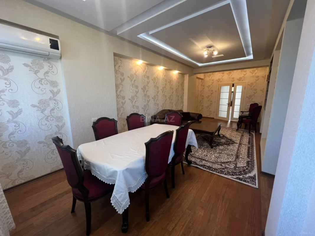 Satılır 5 otaqlı mənzil 186 m²