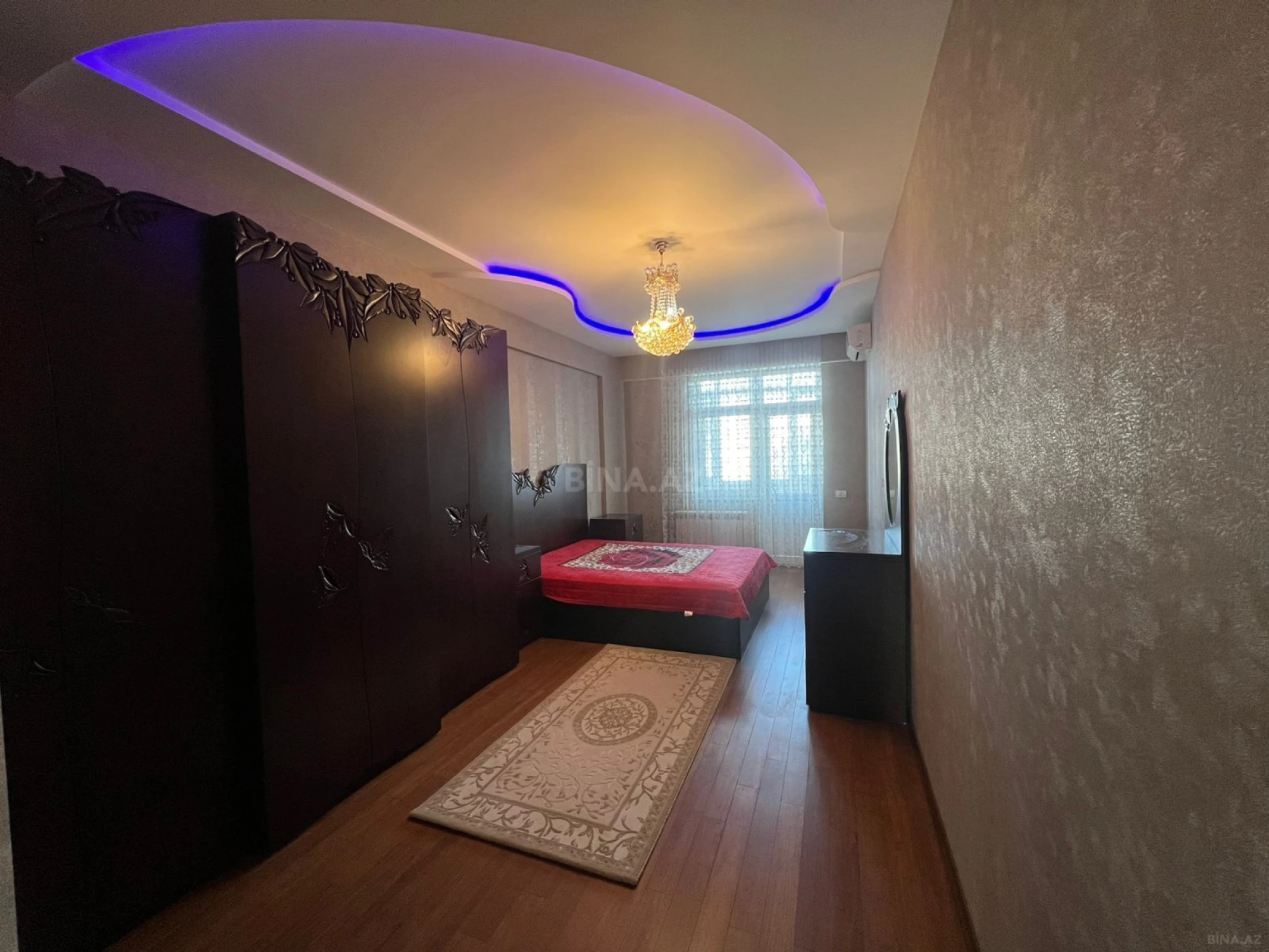 Satılır 5 otaqlı mənzil 186 m²
