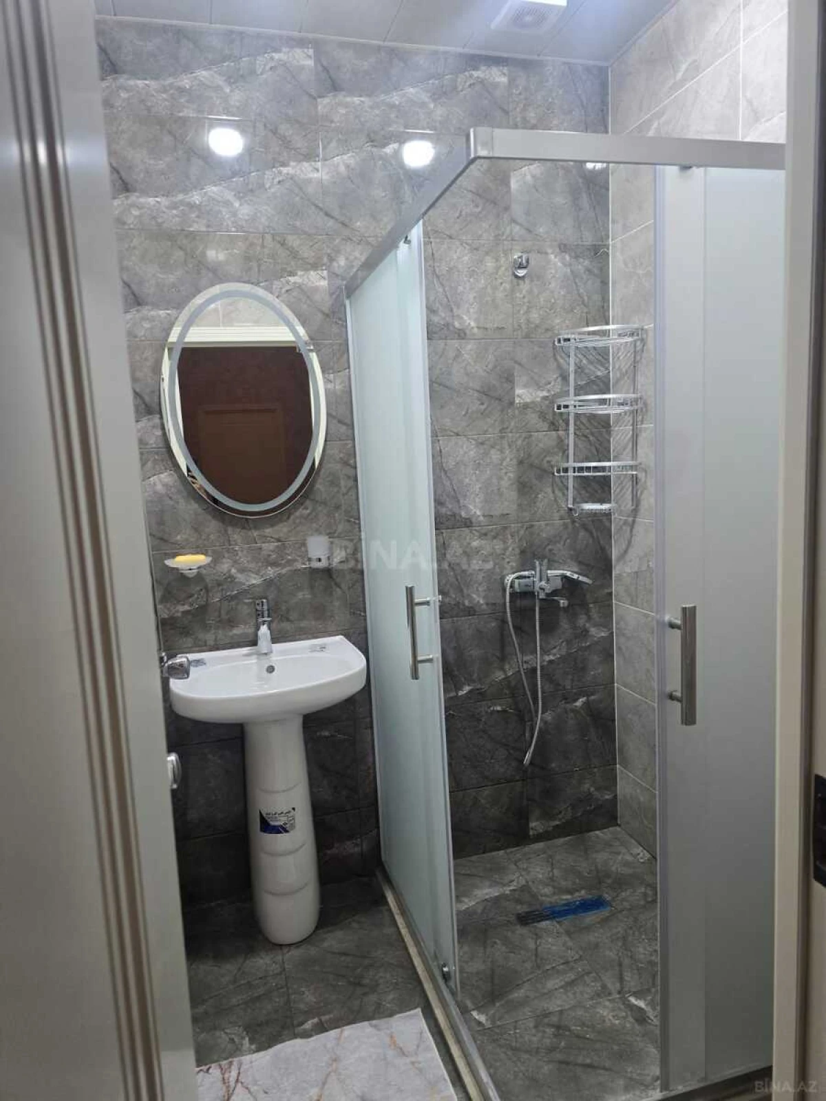 Kirayə verilir 2 otaqlı mənzil 80 m²