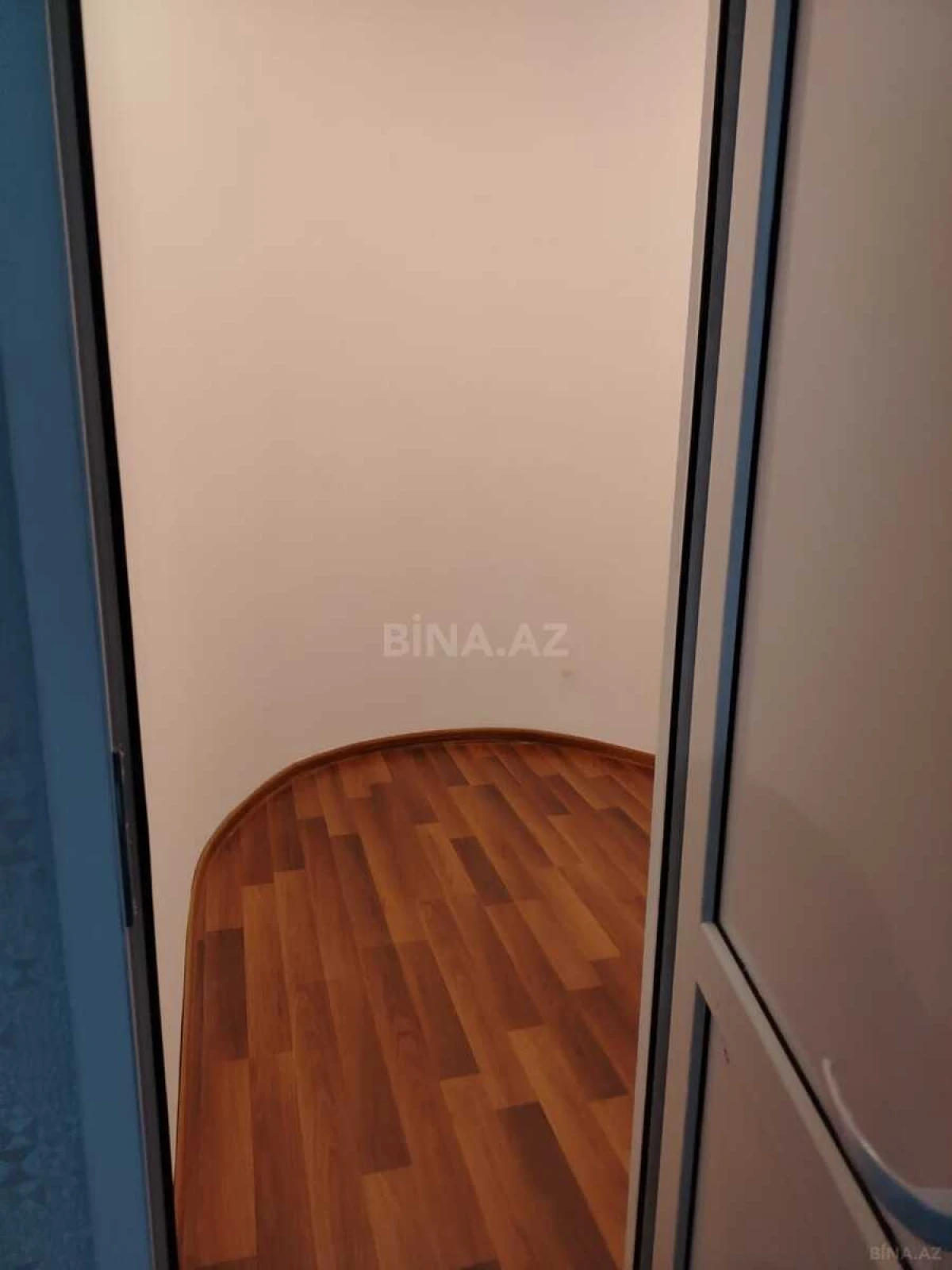 Kirayə verilir 2 otaqlı ofis 115 m²