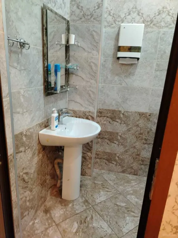 Kirayə verilir 2 otaqlı ofis 115 m²