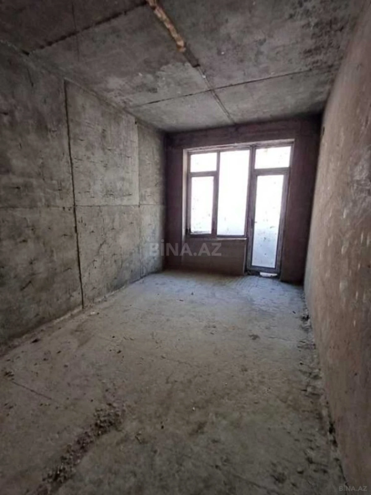 Satılır 3 otaqlı mənzil 185 m²