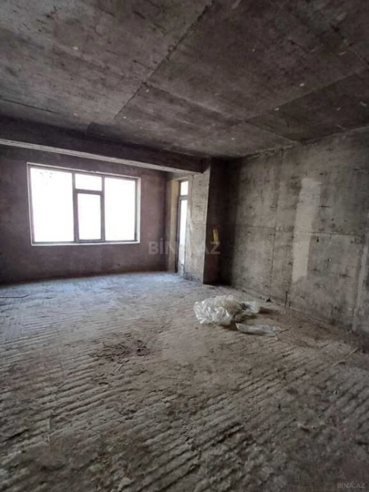 Satılır 3 otaqlı mənzil 185 m²