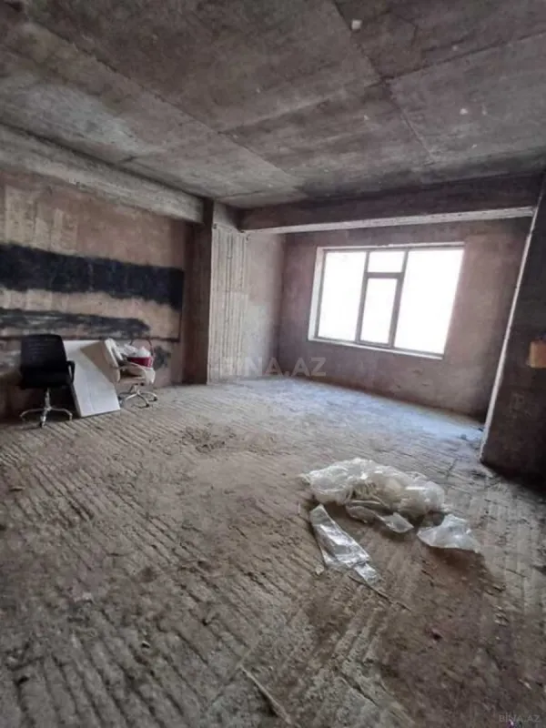 Satılır 3 otaqlı mənzil 185 m²