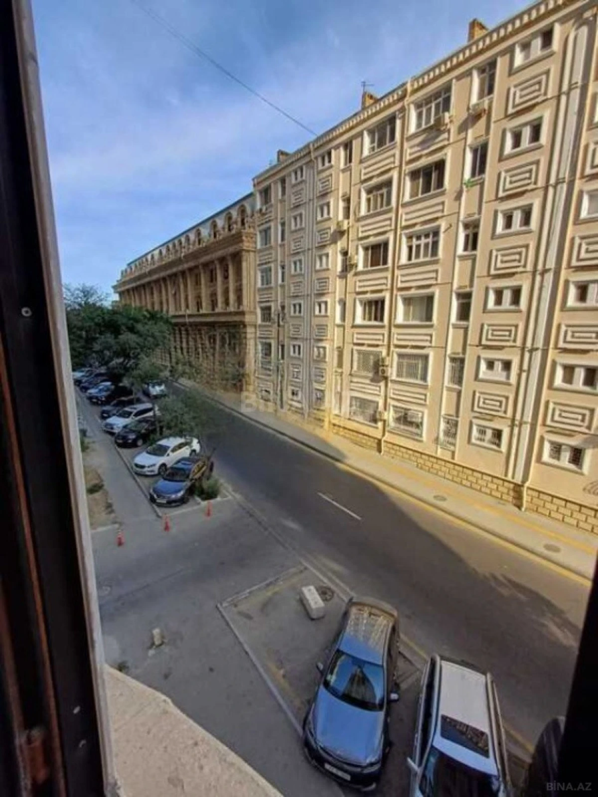 Satılır 3 otaqlı mənzil 185 m²