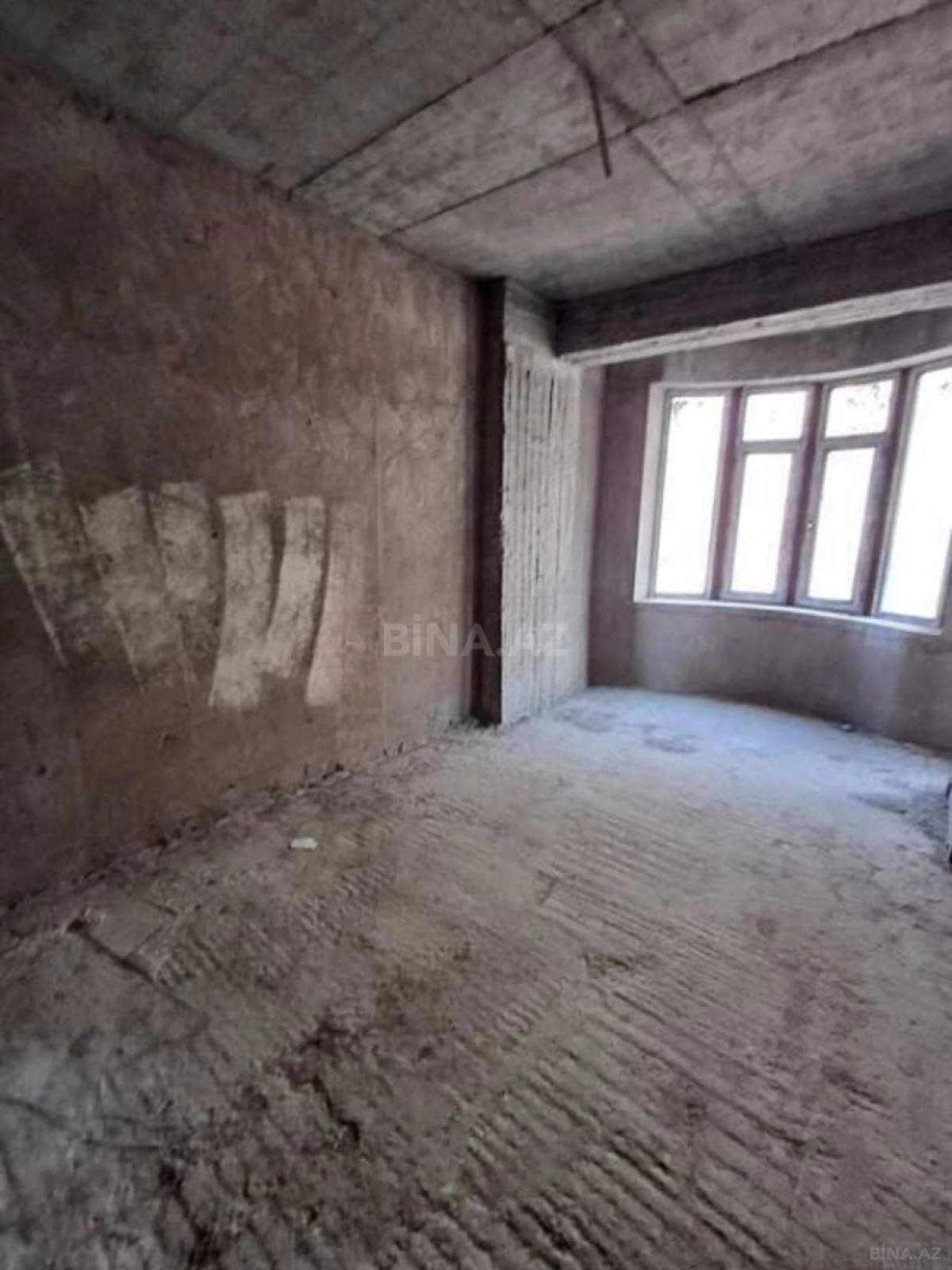 Satılır 3 otaqlı mənzil 185 m²