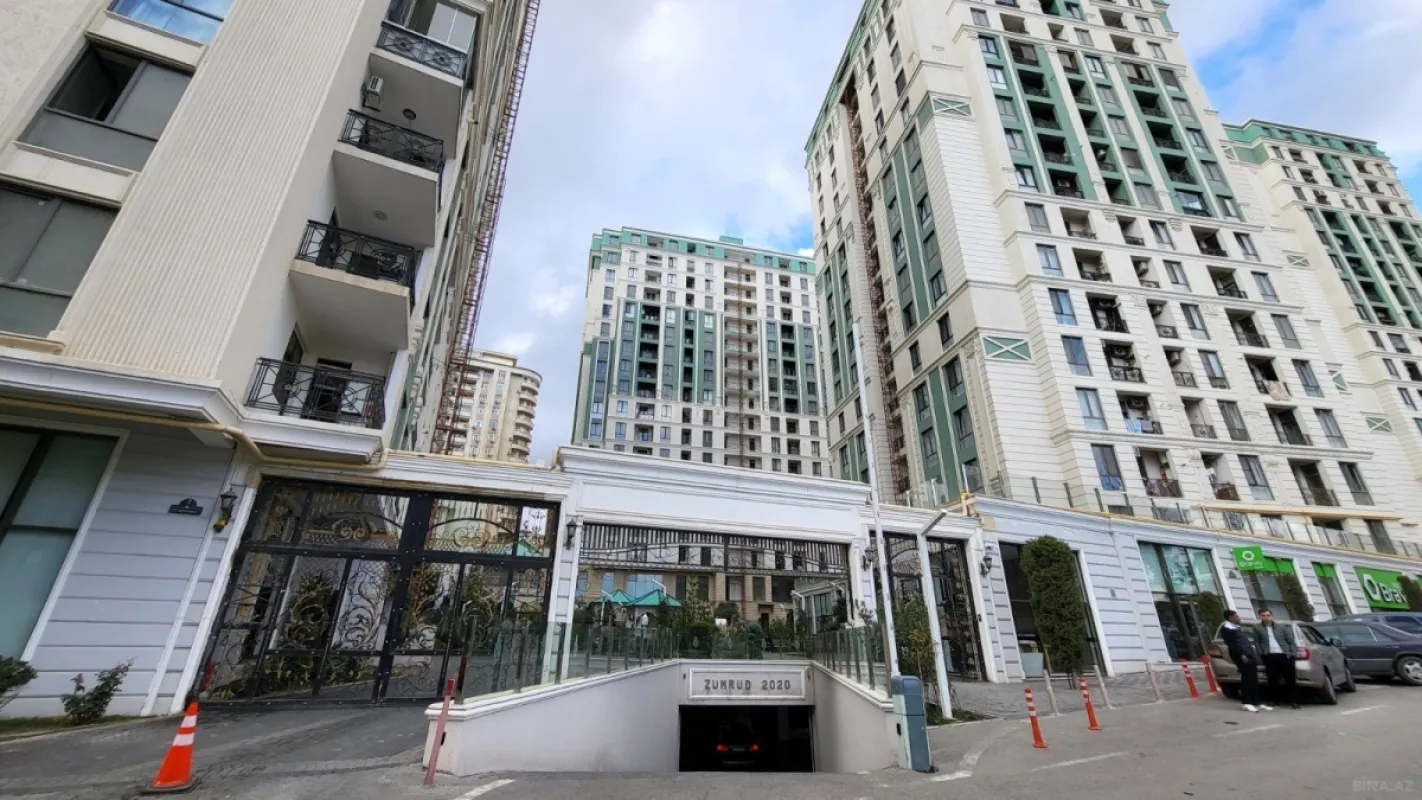 Satılır 2 otaqlı mənzil 93 m²