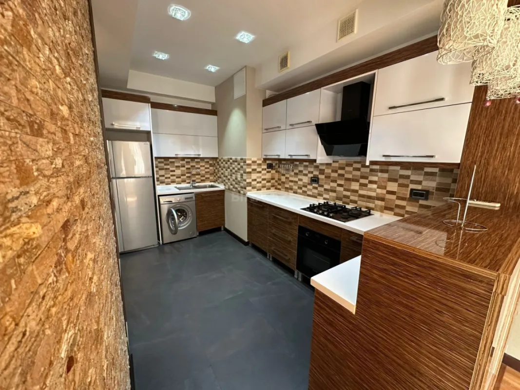 Satılır 3 otaqlı mənzil 85 m²