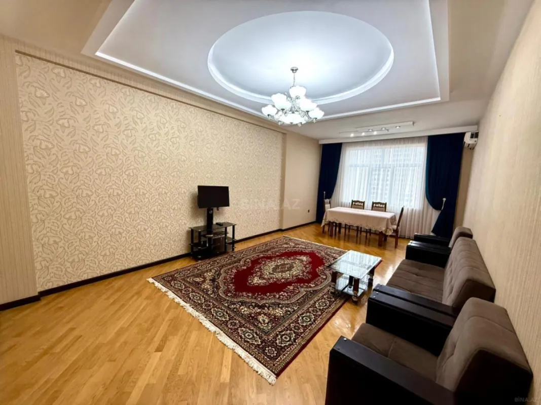 Kirayə verilir 3 otaqlı mənzil 150 m²