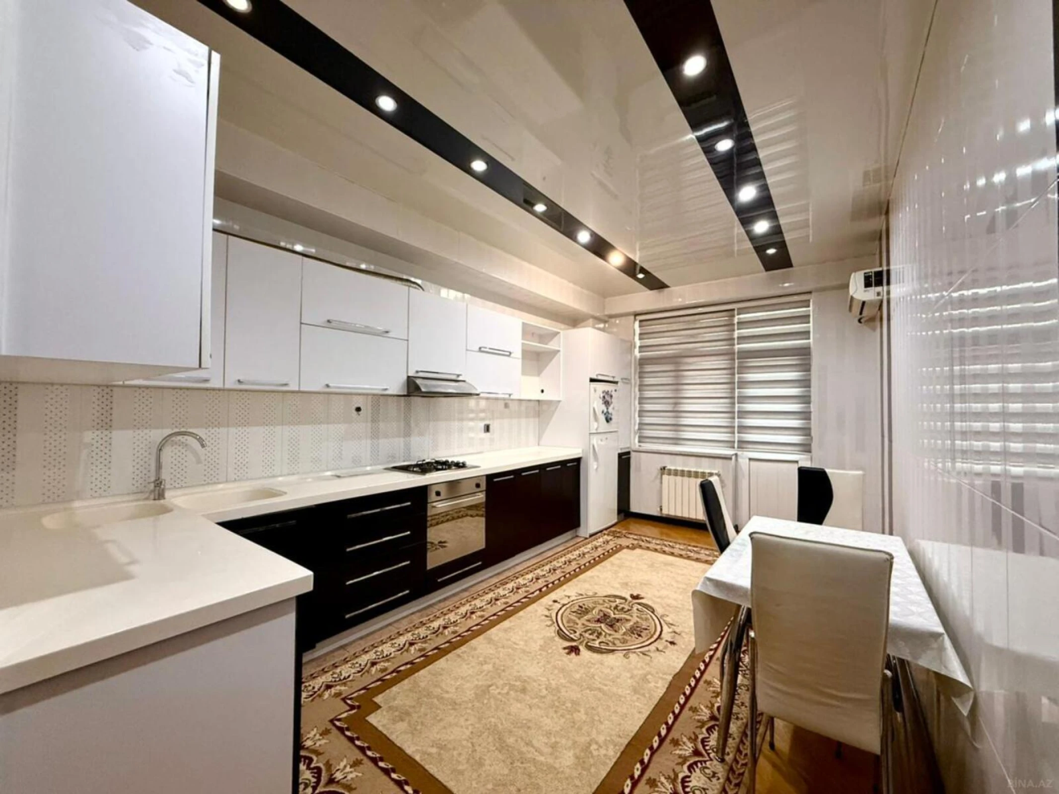 Kirayə verilir 3 otaqlı mənzil 150 m²