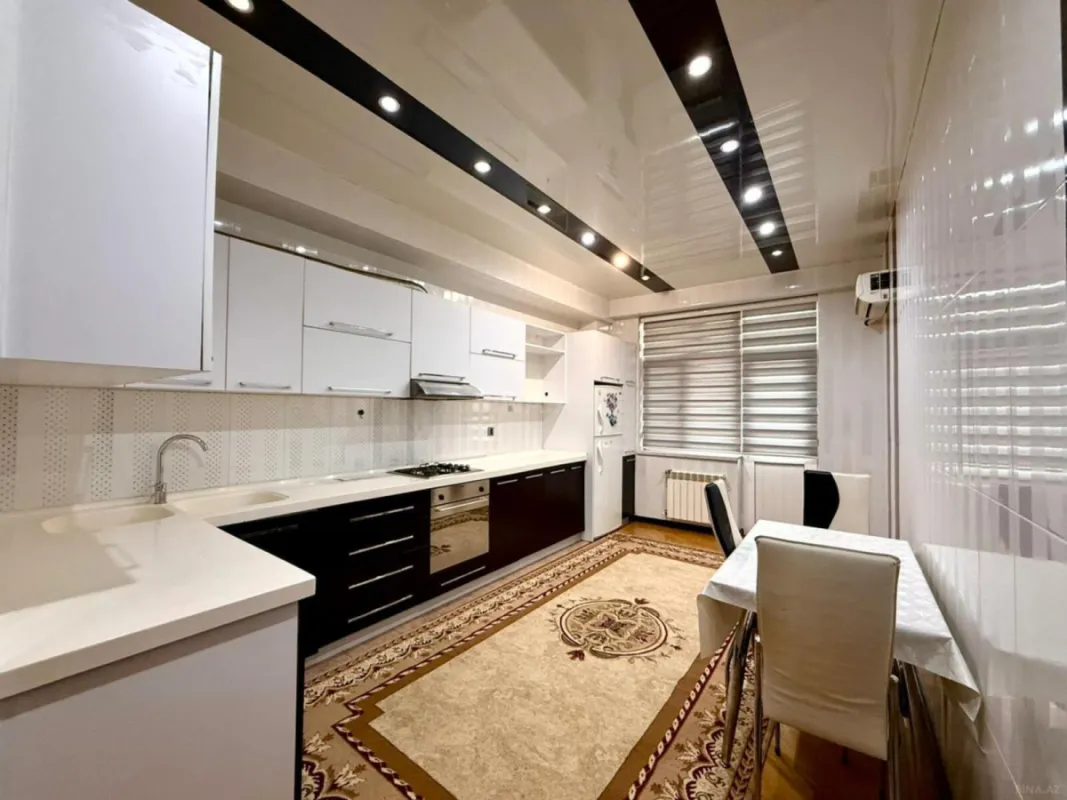 Kirayə verilir 3 otaqlı mənzil 150 m²