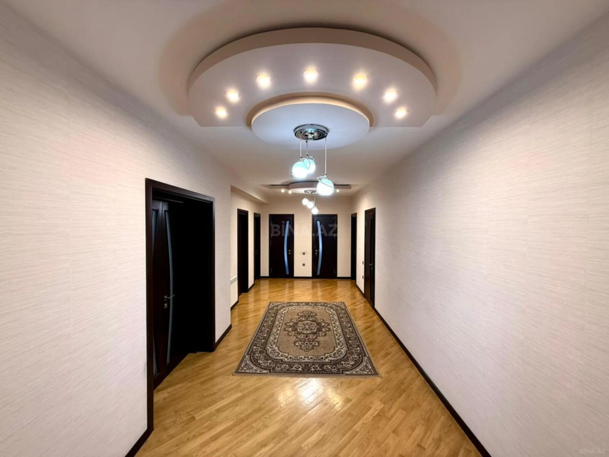 Kirayə verilir 3 otaqlı mənzil 150 m²