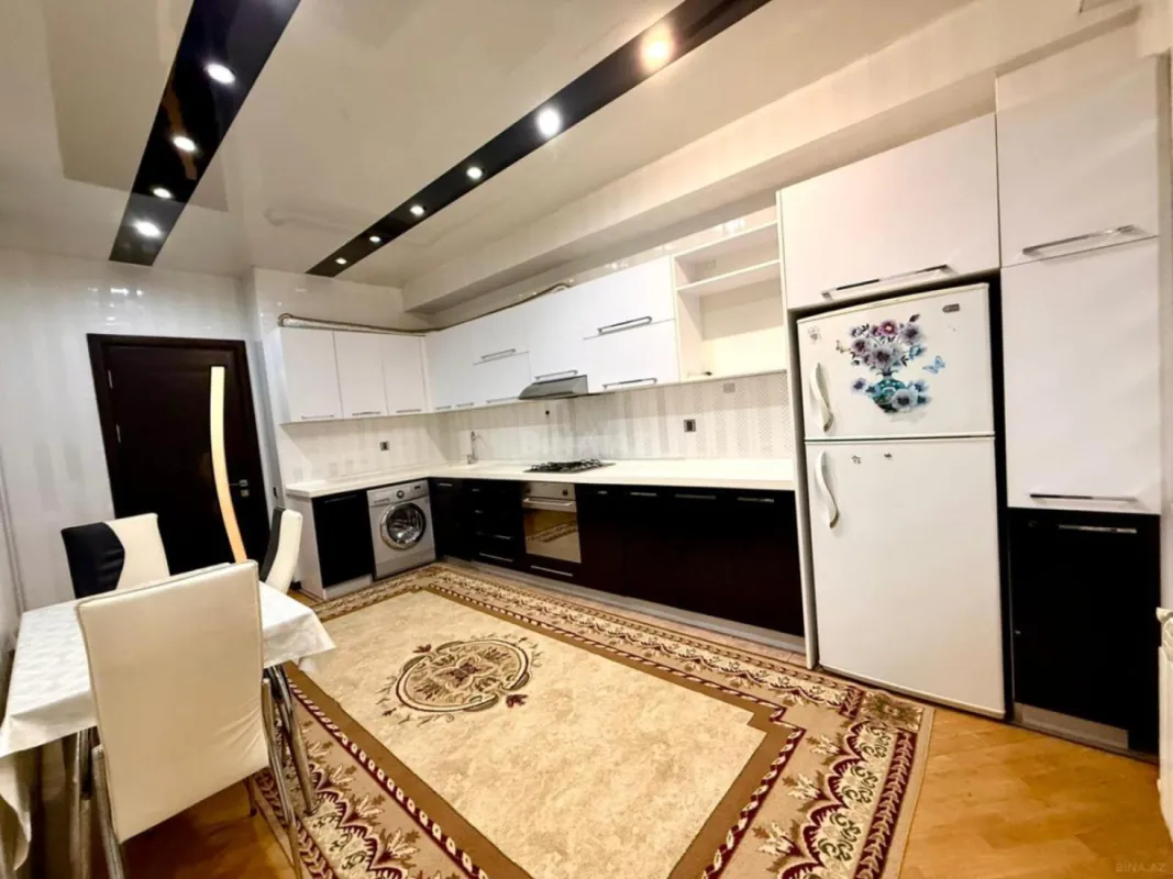 Kirayə verilir 3 otaqlı mənzil 150 m²