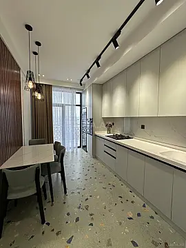 Satılır 2 otaqlı mənzil 70 m²
