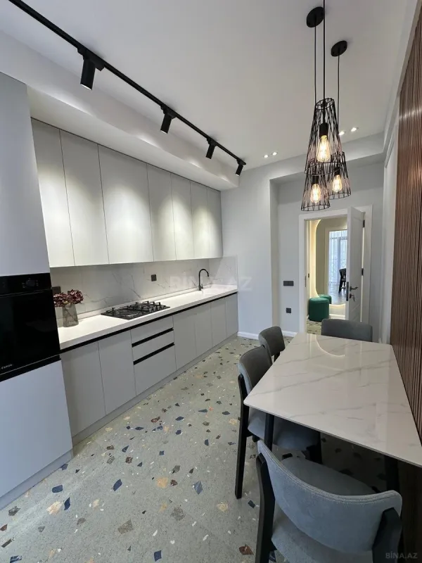 Satılır 2 otaqlı mənzil 70 m²