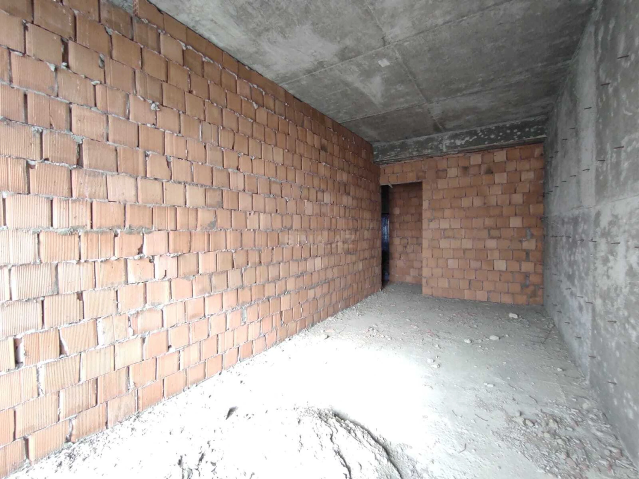 Satılır 3 otaqlı mənzil 144 m²