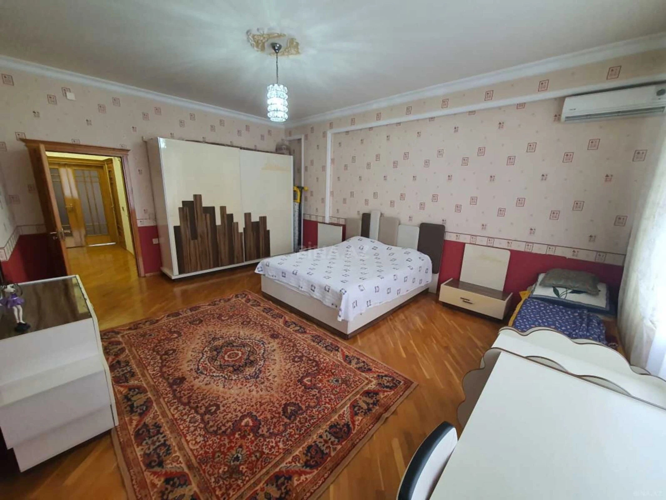 Kirayə verilir 2 otaqlı mənzil 110 m²