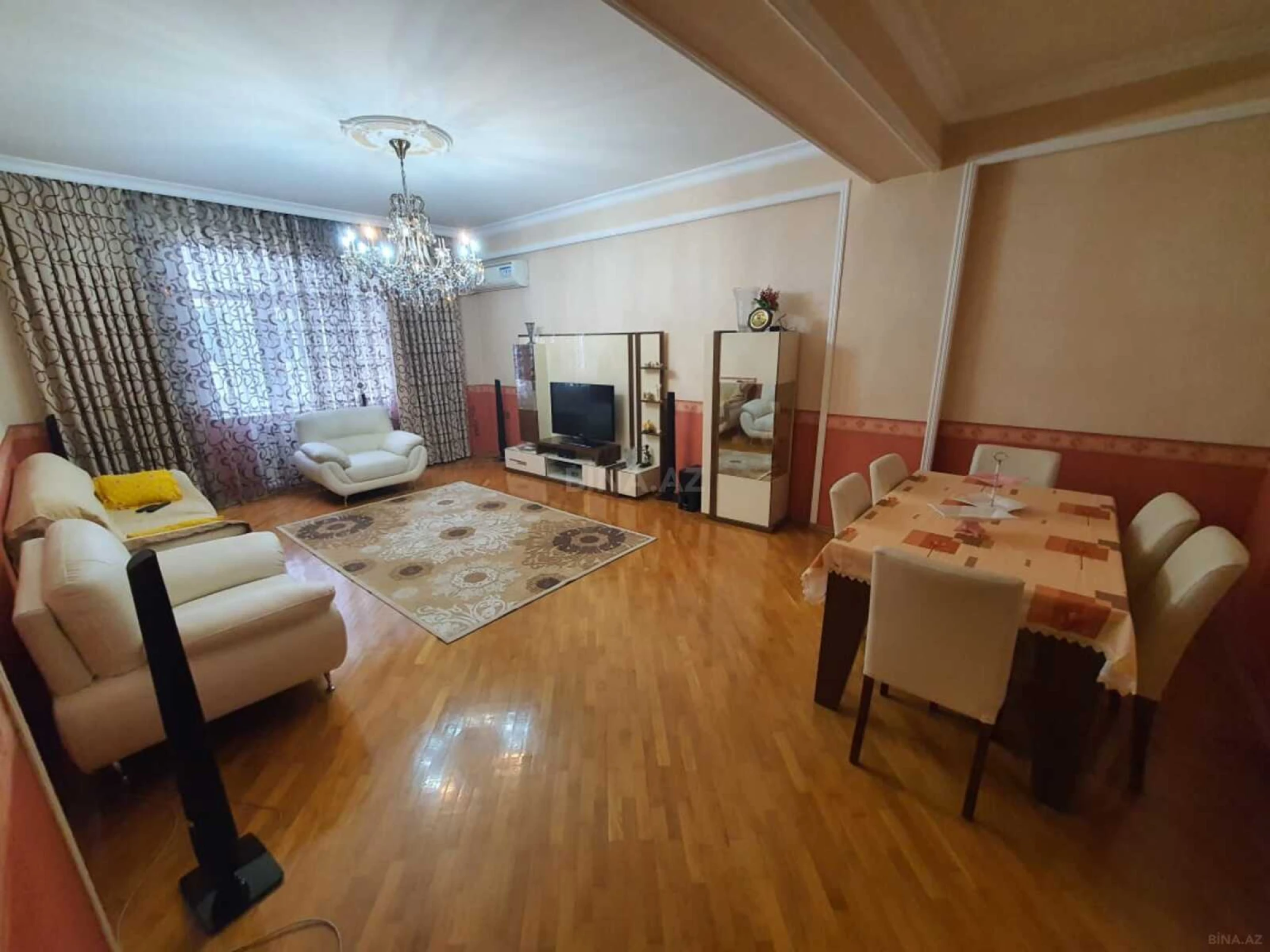 Kirayə verilir 2 otaqlı mənzil 110 m²