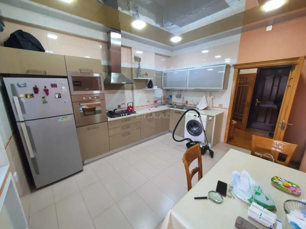 Kirayə verilir 2 otaqlı mənzil 110 m²