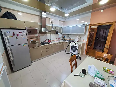 Kirayə verilir 2 otaqlı mənzil 110 m²