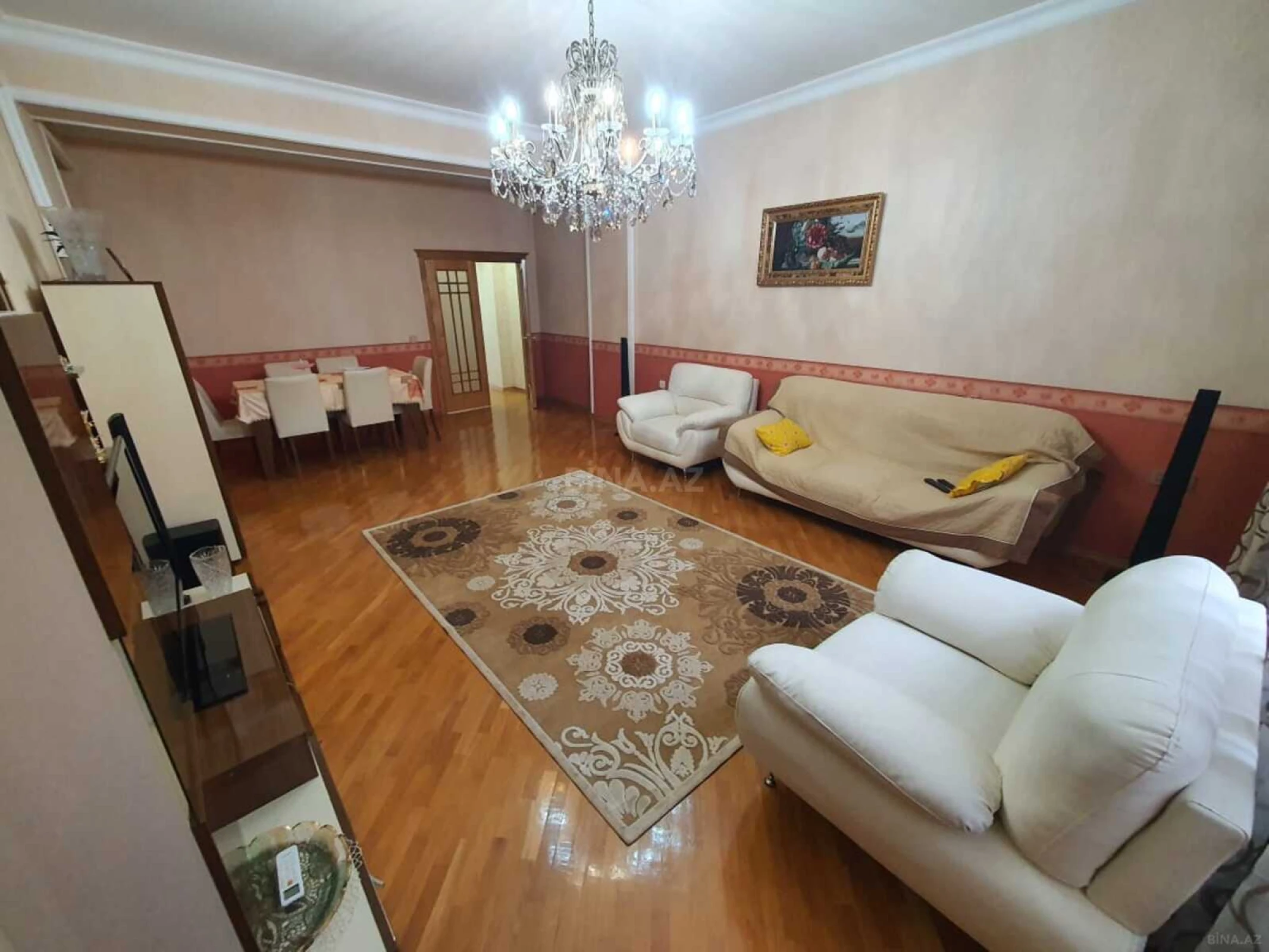 Kirayə verilir 2 otaqlı mənzil 110 m²