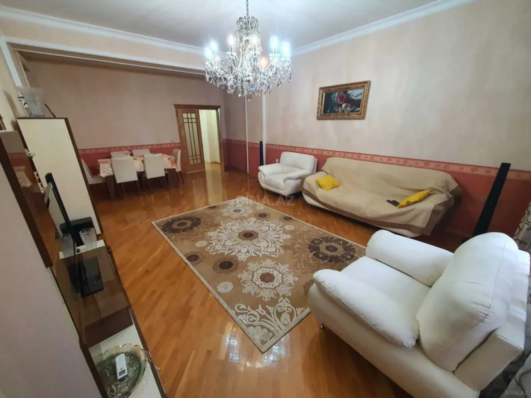 Kirayə verilir 2 otaqlı mənzil 110 m²