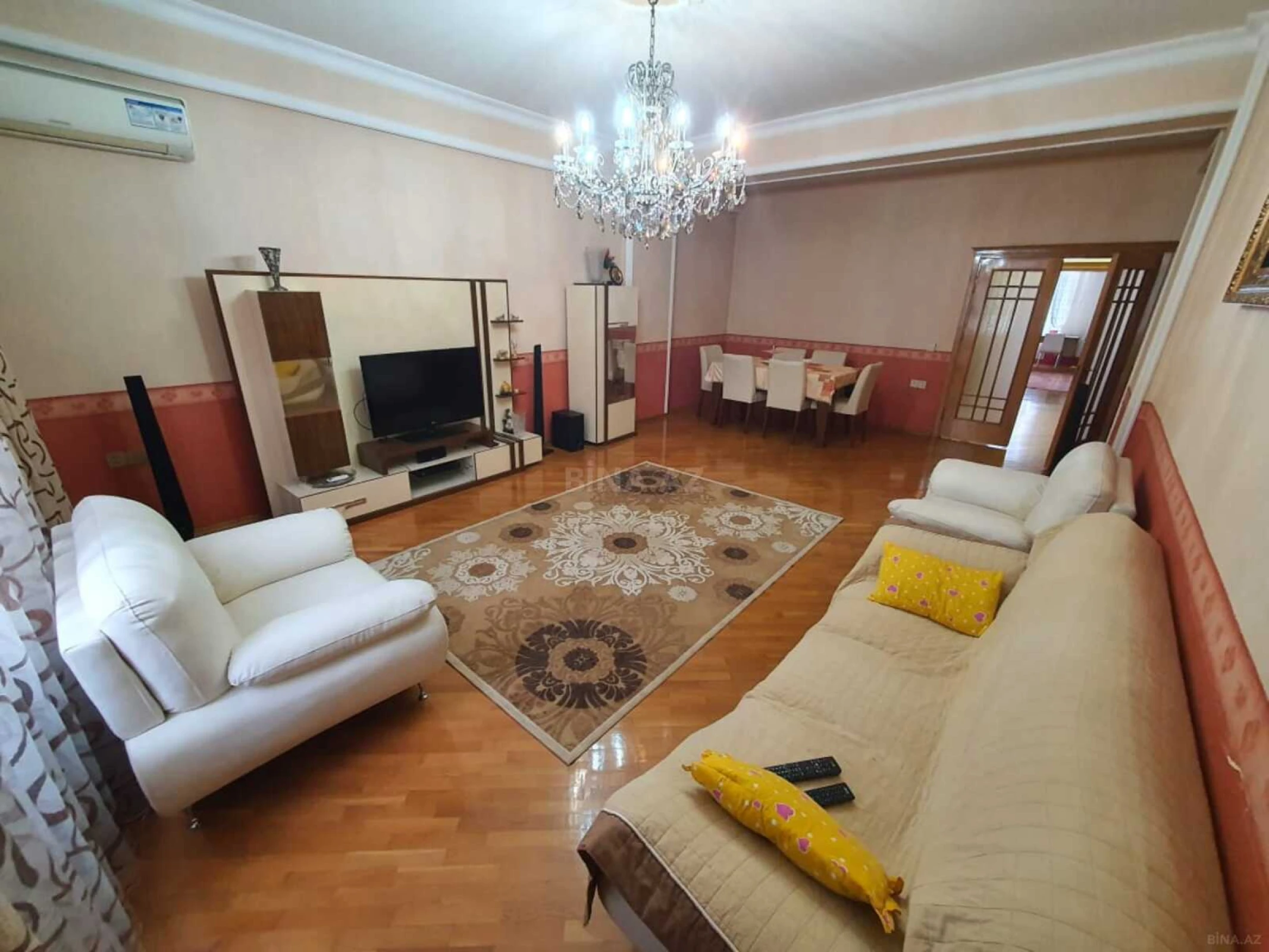 Kirayə verilir 2 otaqlı mənzil 110 m²