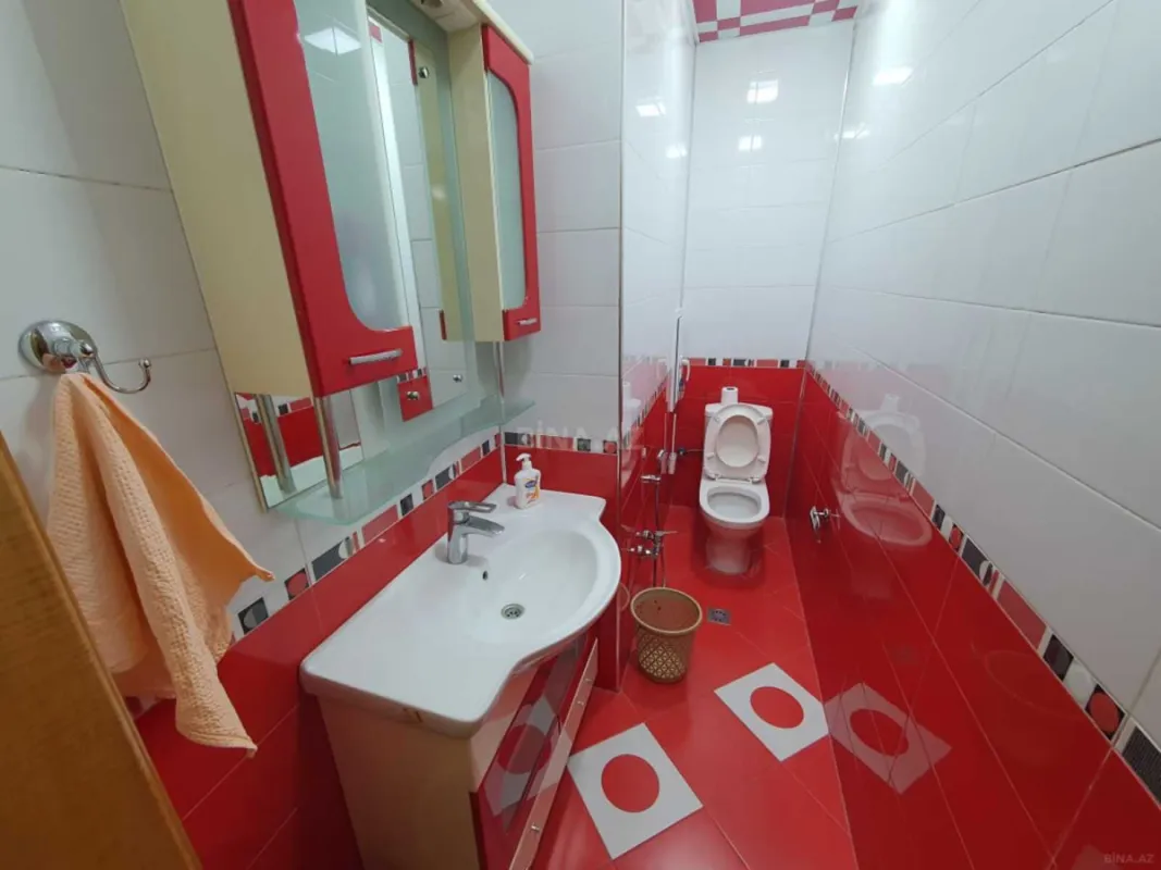 Kirayə verilir 2 otaqlı mənzil 110 m²