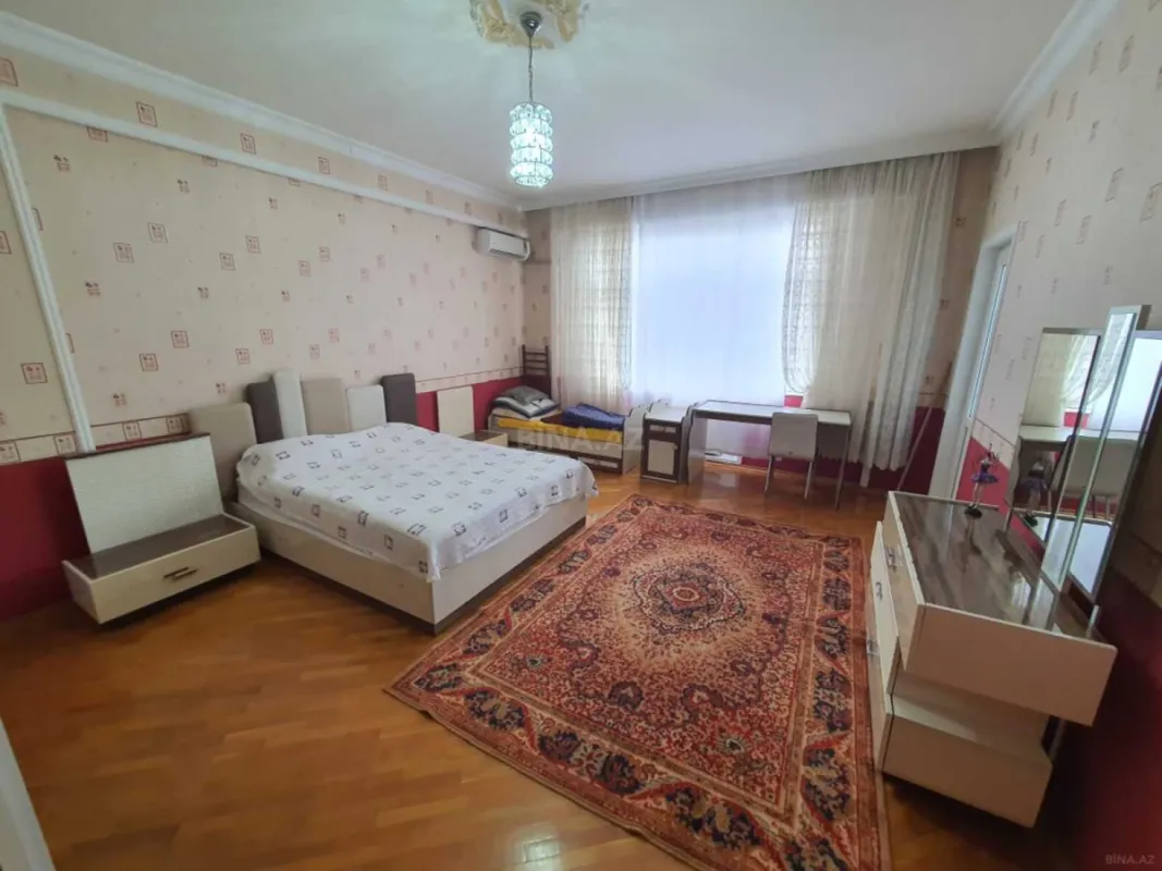 Kirayə verilir 2 otaqlı mənzil 110 m²