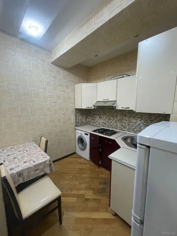 Kirayə verilir 2 otaqlı mənzil 100 m²