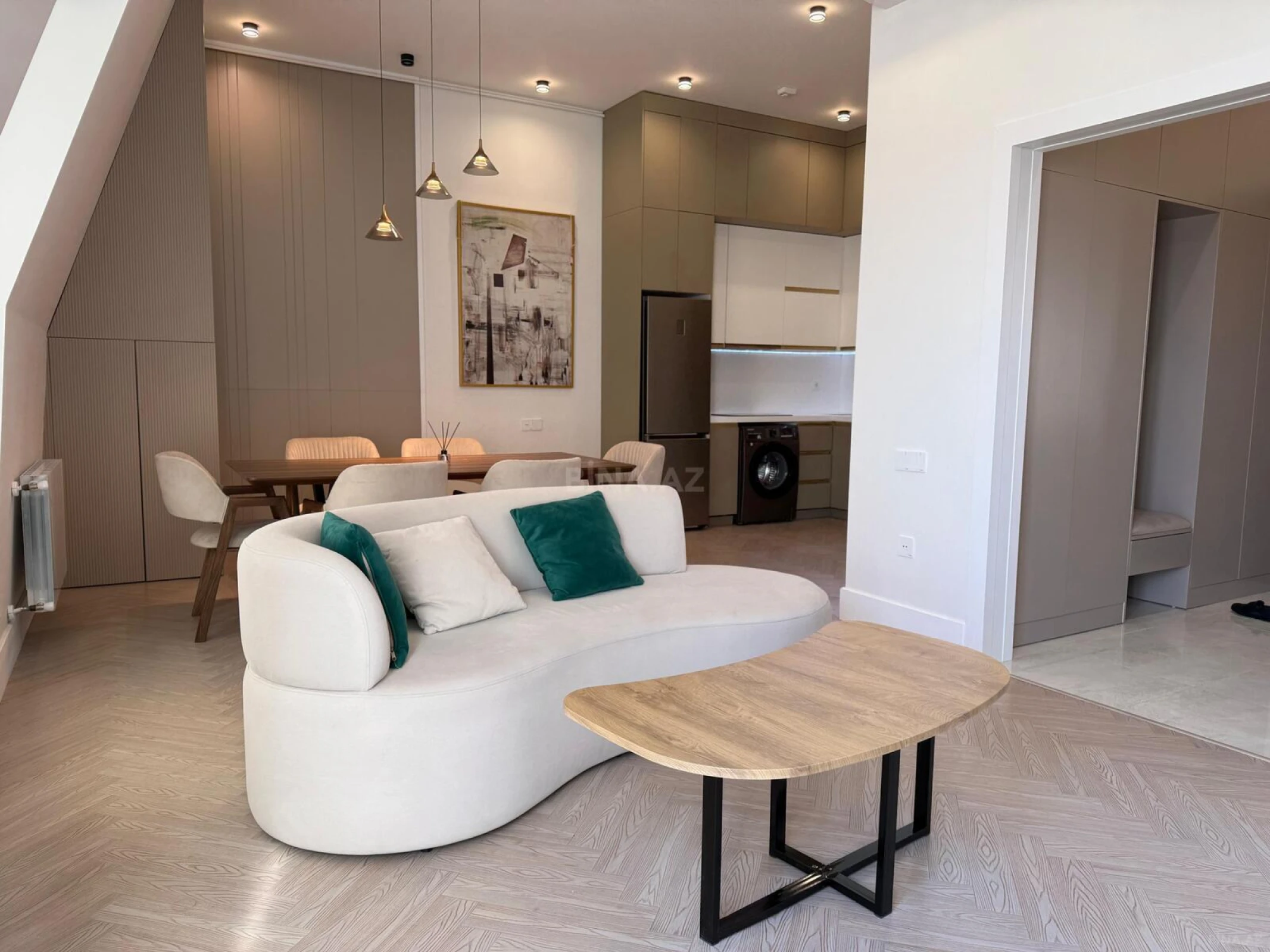 Kirayə verilir 2 otaqlı mənzil 63 m²