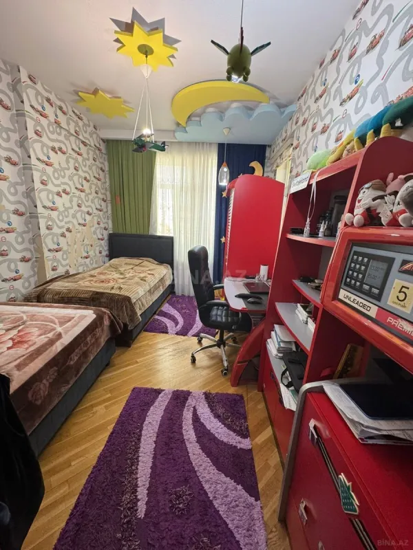 Satılır 3 otaqlı mənzil 135 m²