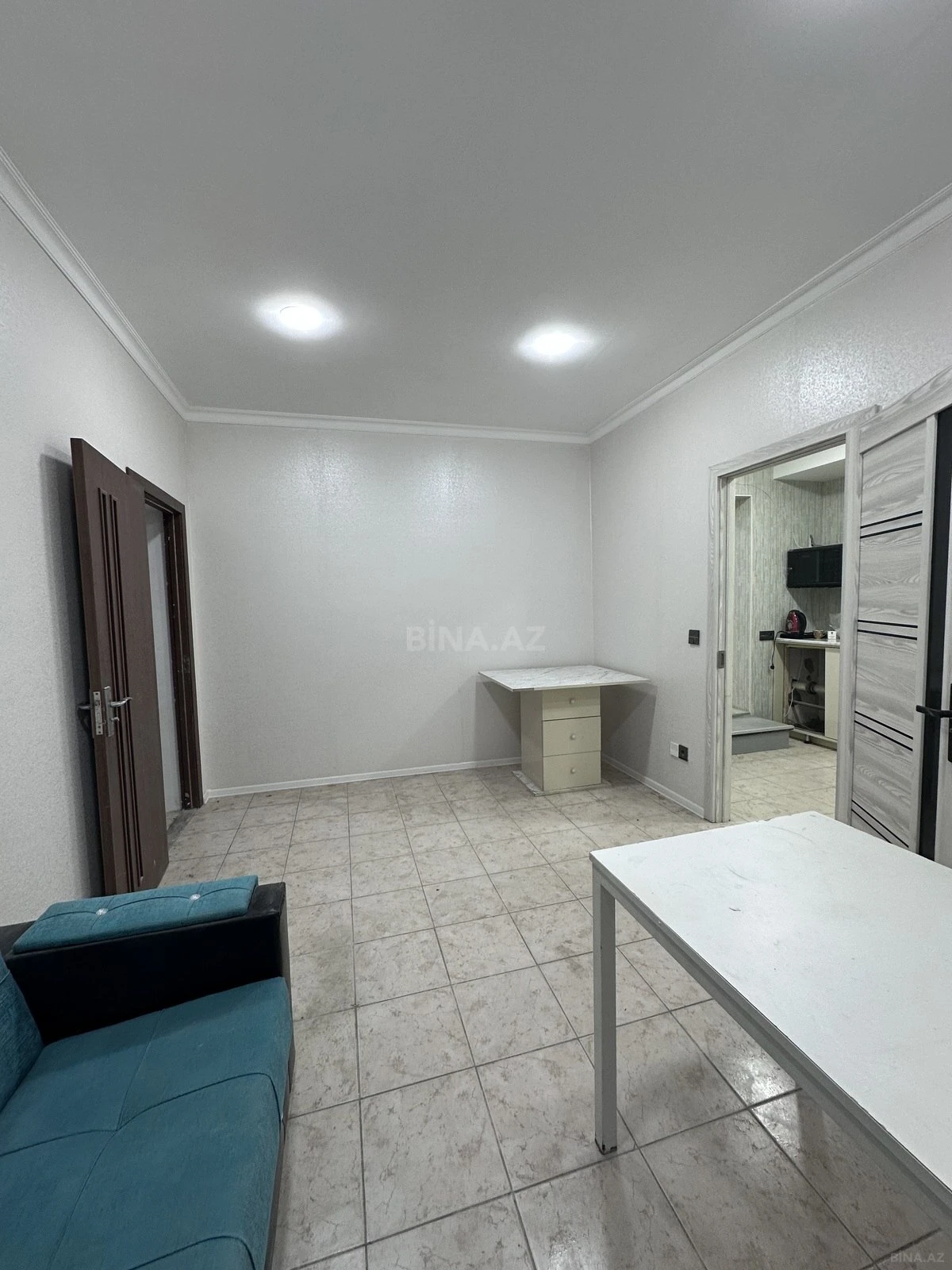 Kirayə verilir 4 otaqlı ofis 80 m²