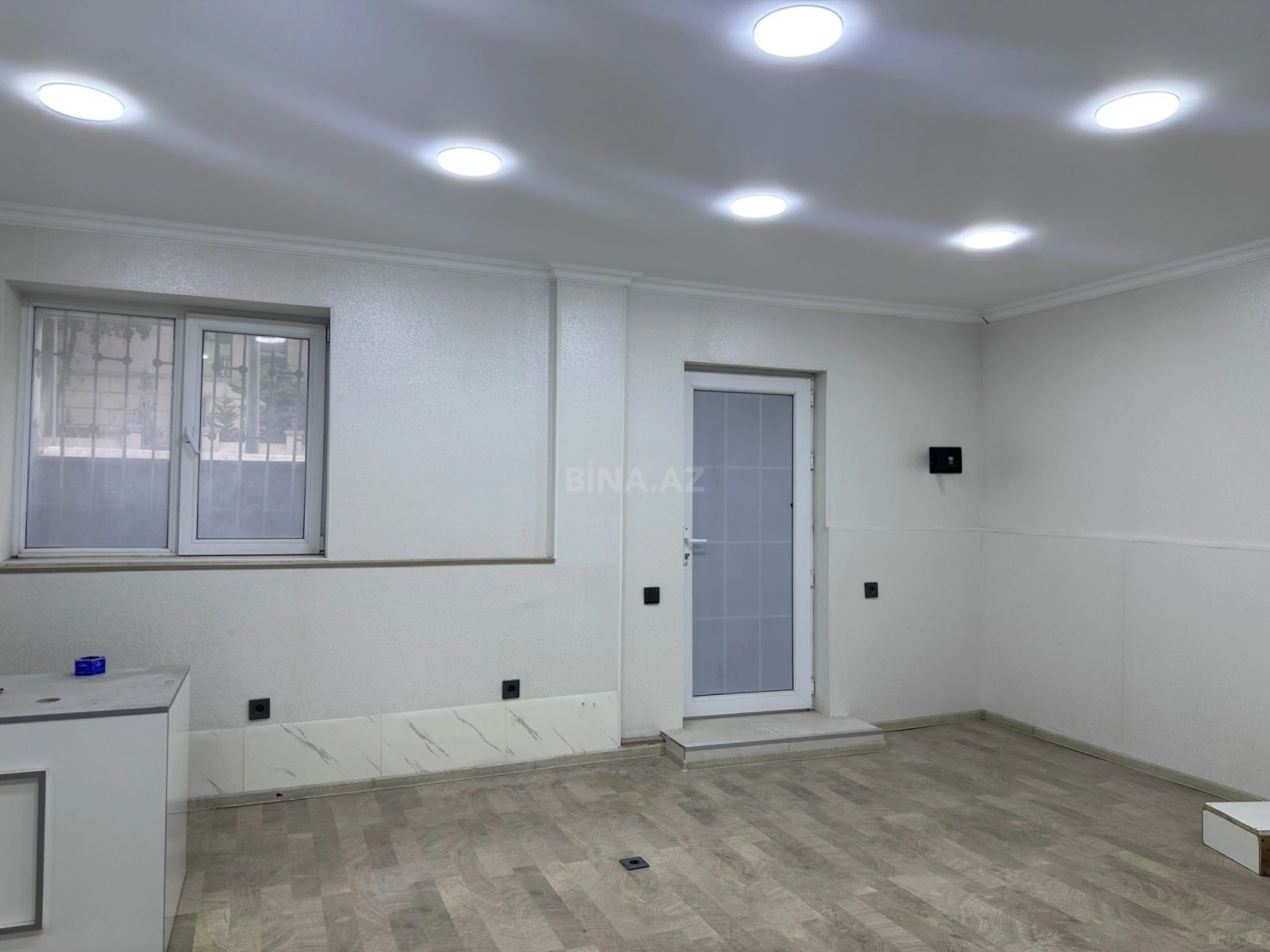 Kirayə verilir 4 otaqlı ofis 80 m²