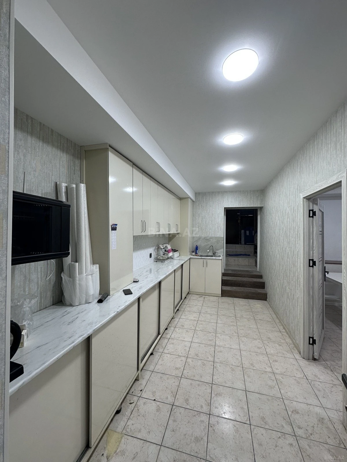 Kirayə verilir 4 otaqlı ofis 80 m²