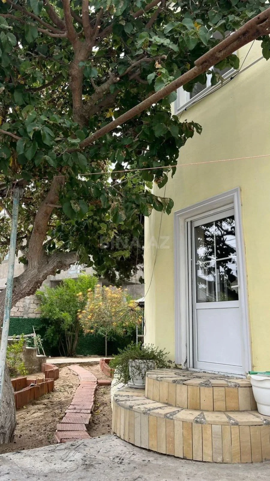 Satılır 4 otaqlı həyət evi 155 m²
