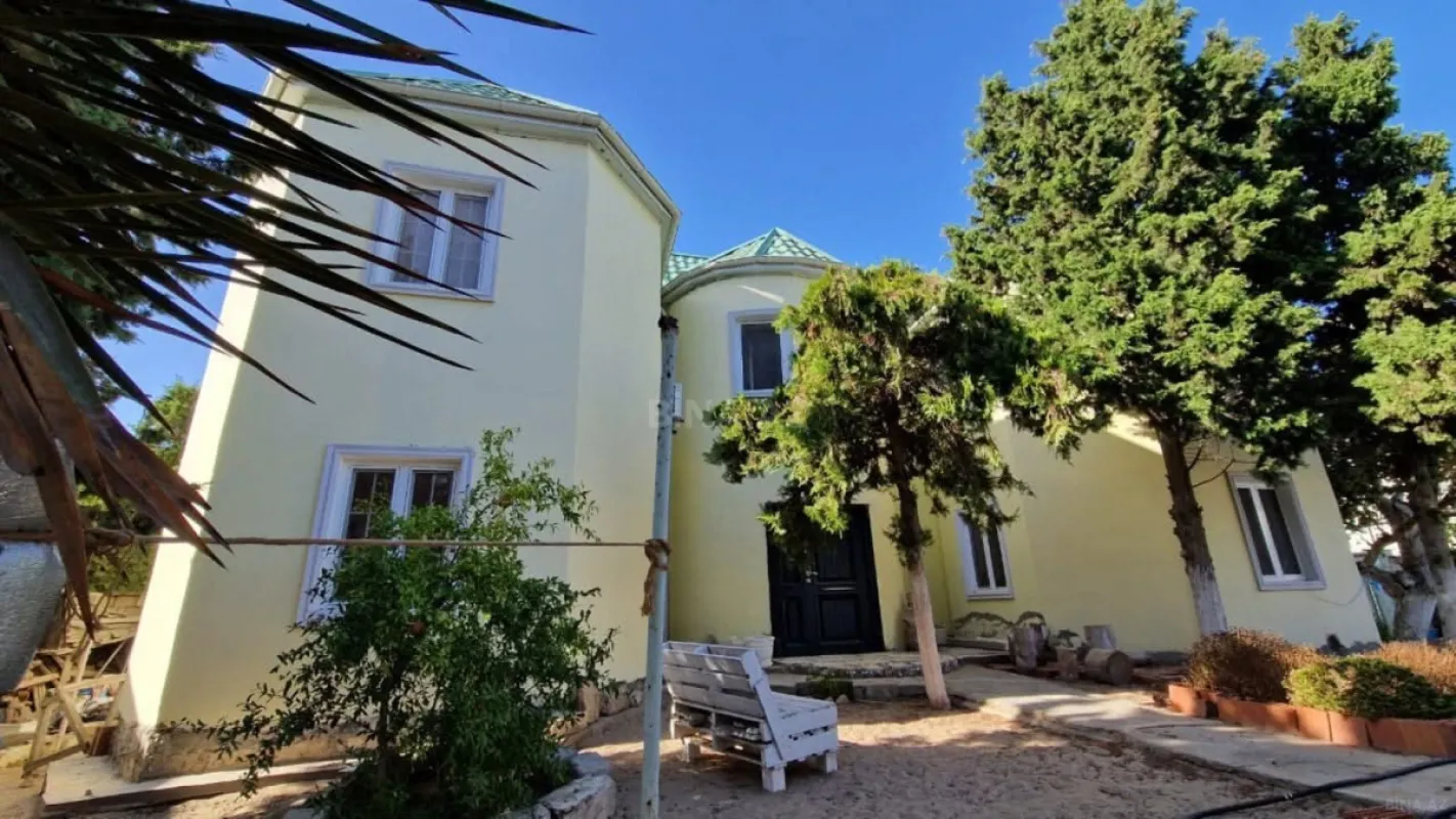 Satılır 4 otaqlı həyət evi 155 m²