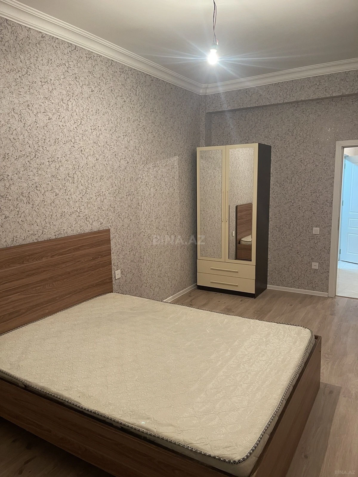 Kirayə verilir 2 otaqlı mənzil 65 m²