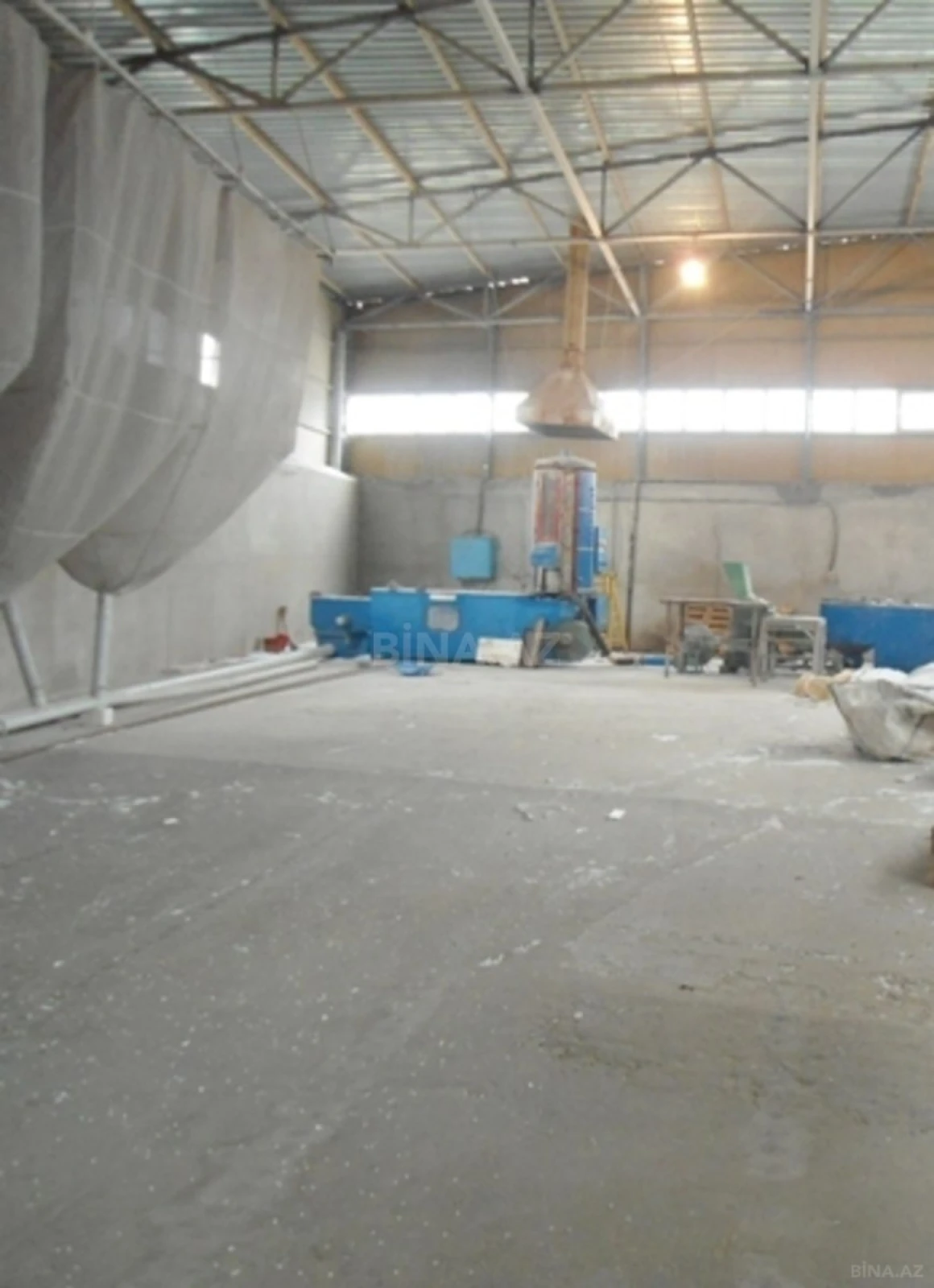 Satılır obyekt 1400 m²