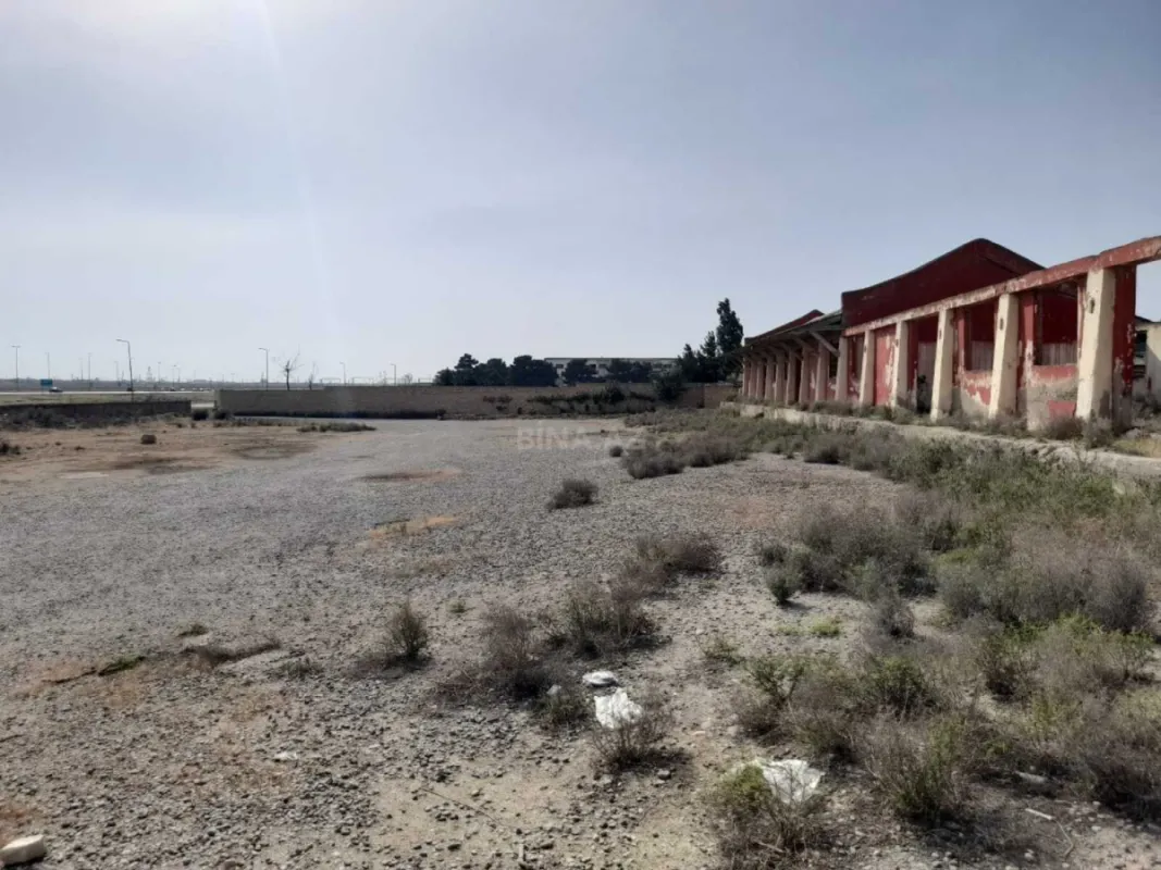 Satılır obyekt 1400 m²