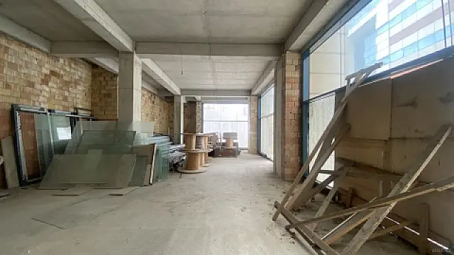 Kirayə verilir obyekt 240 m²