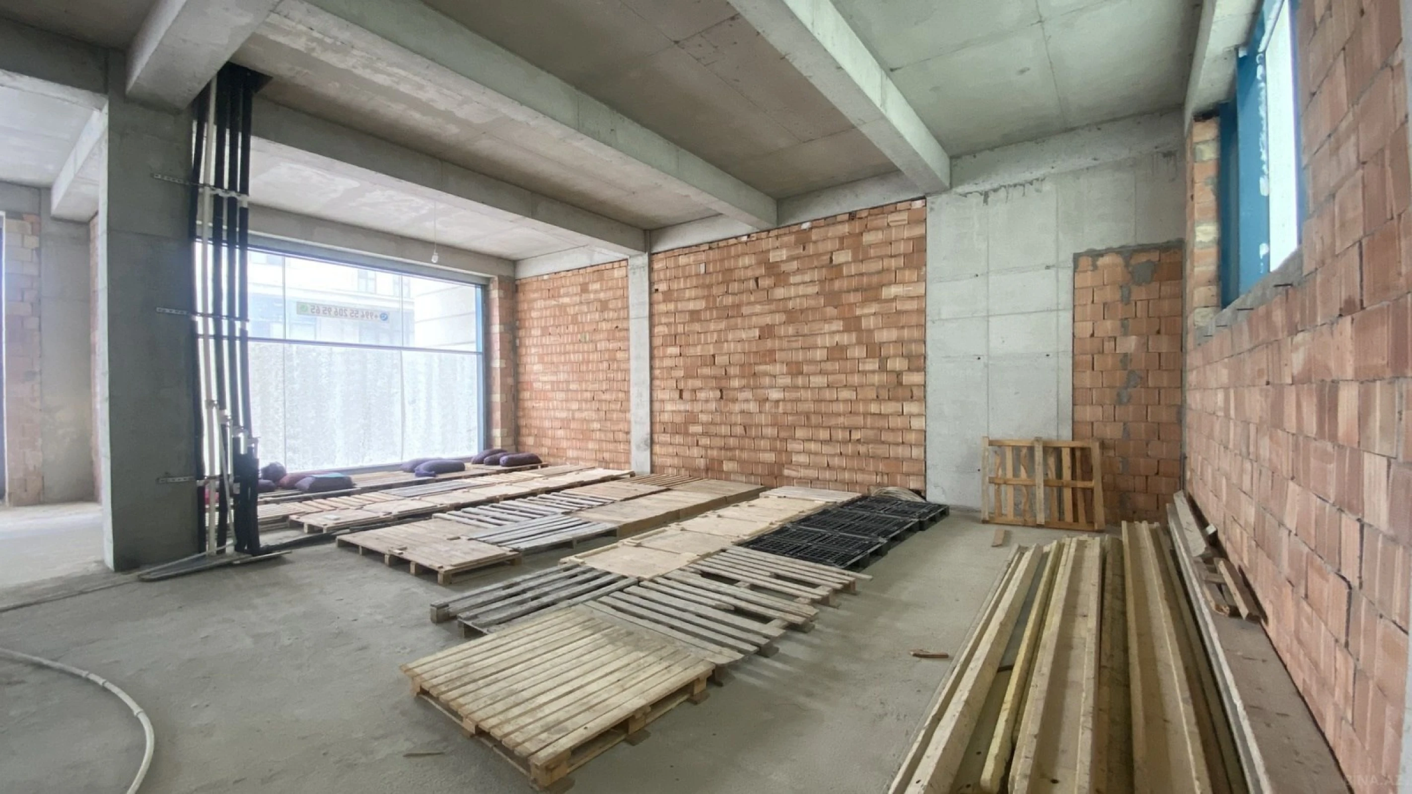 Kirayə verilir obyekt 240 m²