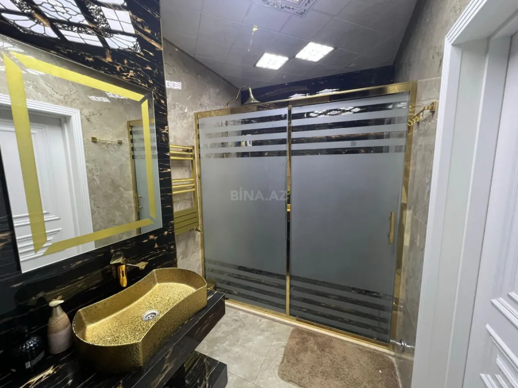 Satılır 4 otaqlı mənzil 200 m²