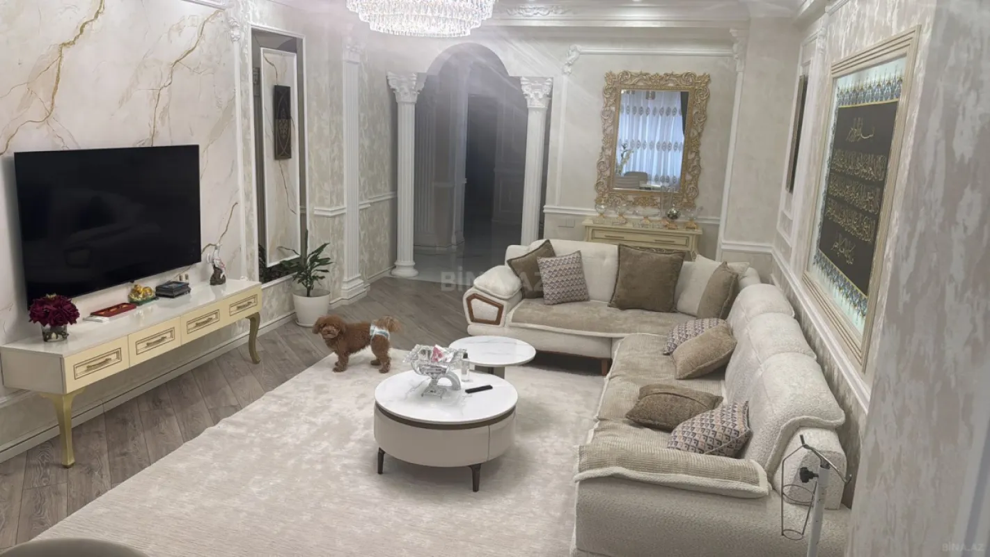 Satılır 4 otaqlı mənzil 200 m²