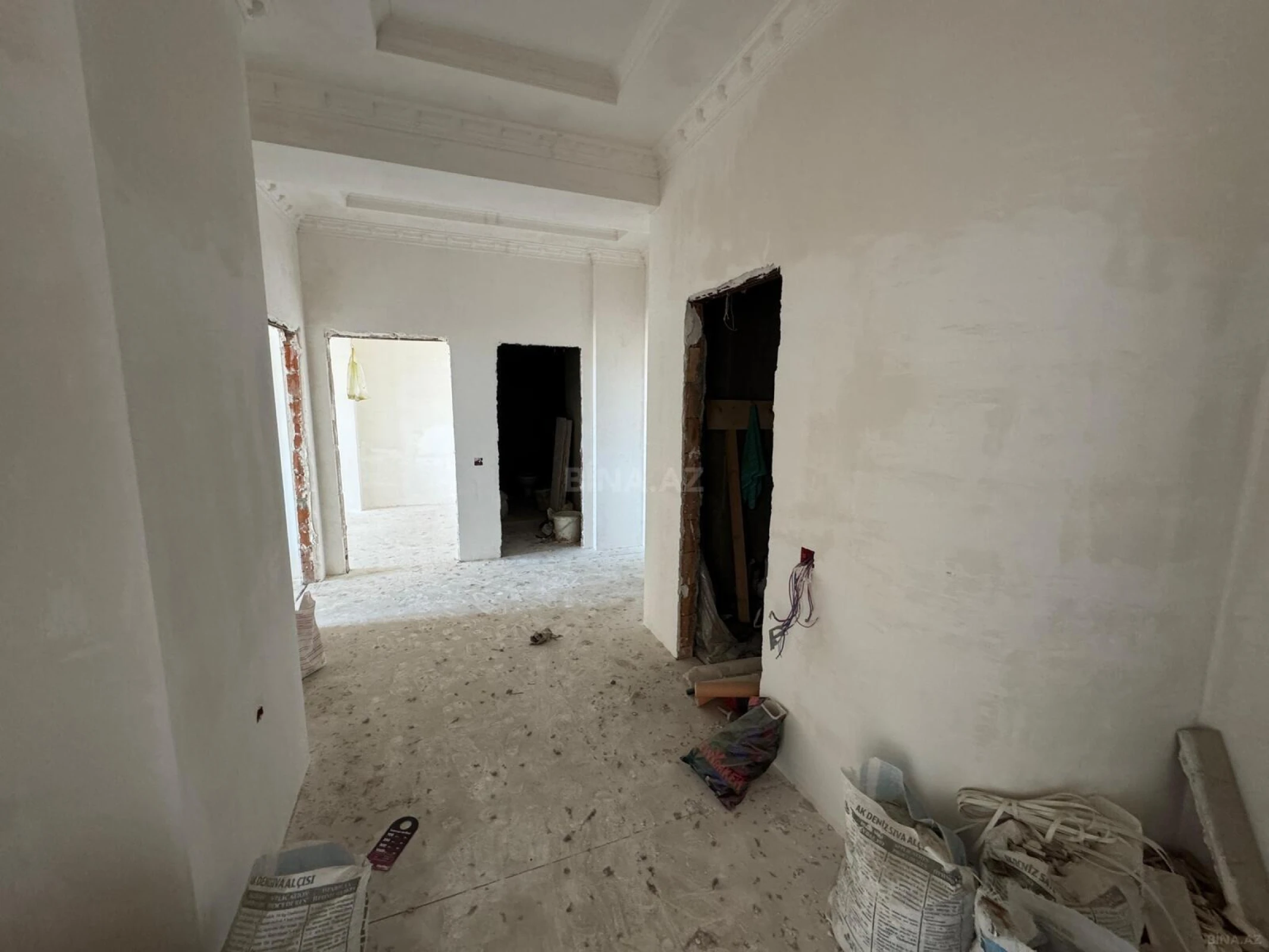 Satılır 2 otaqlı mənzil 87 m²