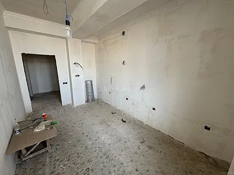 Satılır 2 otaqlı mənzil 87 m²