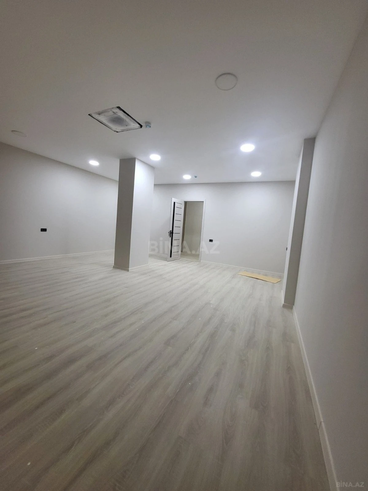 Kirayə verilir 9 otaqlı ofis 476 m²