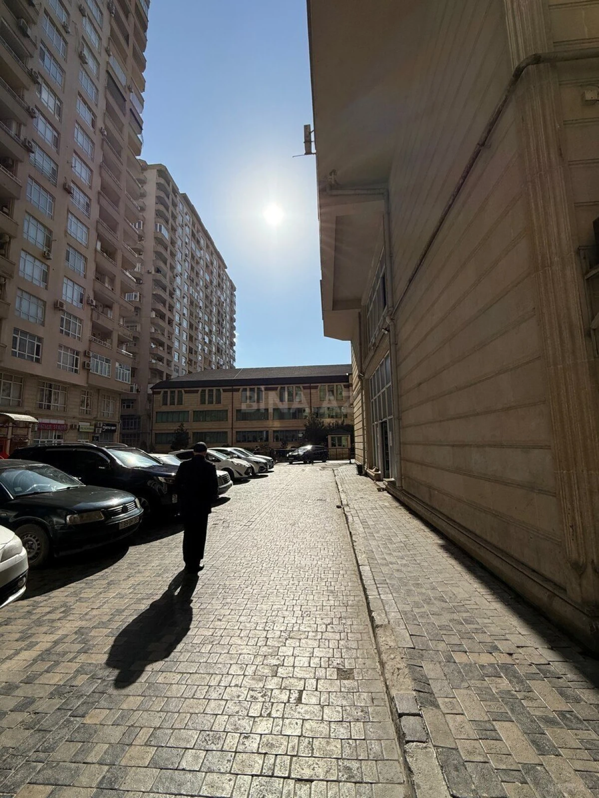 Kirayə verilir 3 otaqlı mənzil 172 m²