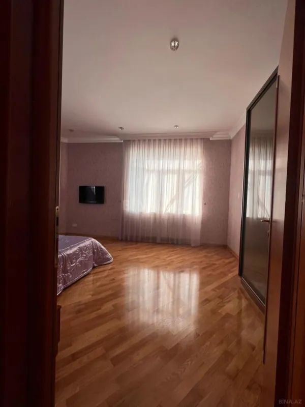 Kirayə verilir 3 otaqlı mənzil 126 m²